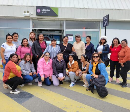 Grupo de lideresas y equipo técnico viajan a Lima para encuentro interregional