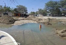 Tuberías rotas en calles del distrito Veintiséis de Octubre