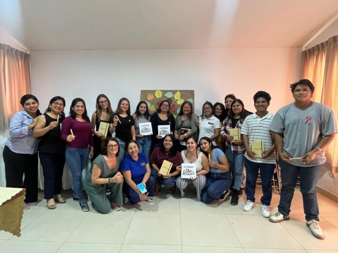 Equipo de Cutivalú participa de taller junto a voluntarias de Taller de Solidaridad Equipo de Cutivalú participa de taller junto a voluntarias de Taller de Solidaridad