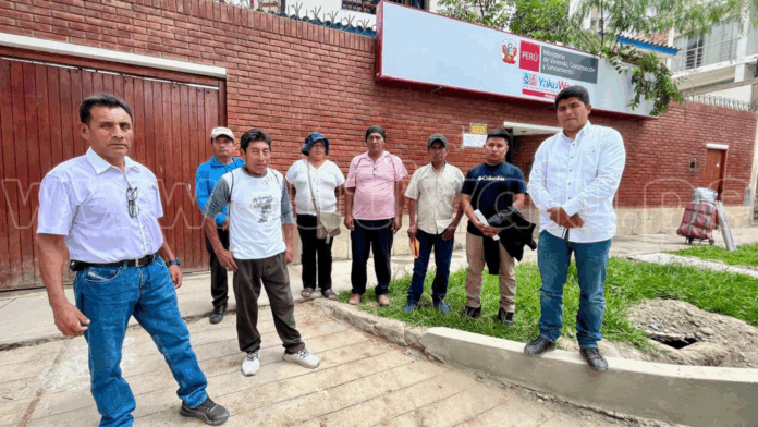 Pobladores bajo Piura