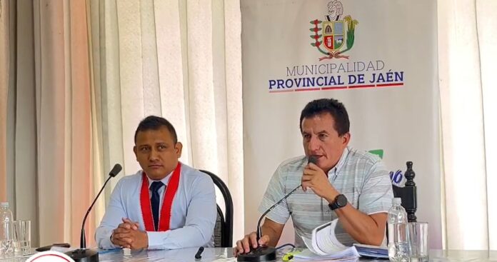 Alcalde de Jaén y Fiscal Superior denuncian retrasos e incumplimiento en obras del aeropuerto
