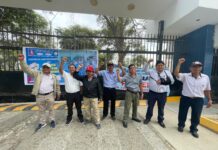 Trabajadores de la Universidad Nacional de Piura marchan para exigir el pago del CAFAE y otros beneficios pendientes