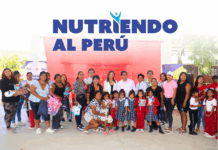 Clausura de Nutriendo al Perú reúne a familias y aliados para fortalecer la nutrición infantil Madres, padres, personal de salud y autoridades participaron en la ceremonia de cierre del programa Nutriendo al Perú