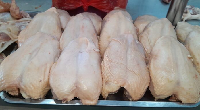 Iquitos: Precio del pollo alza vuelo y se vende hasta en 50 soles la unidad