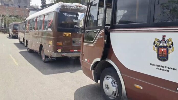 Transportistas protestan contra AQP Masivo y anuncian retiro de más de 320 unidades del SIT en Paucarpata