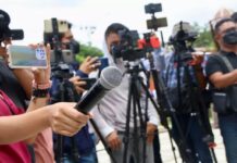 Cuatro muertes y 458 ataques a la prensa en 2025, el año más letal para el periodismo
