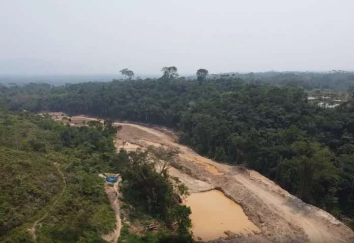 Inspeccionan áreas afectadas por minería ilegal en Santo Domingo de Anda