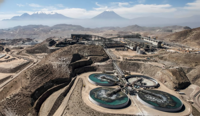 Cerro Verde obtuvo ganancias de casi US$1 000 millones en un año, pero pagó solo S/122 millones por el agua que usó en 25 años