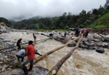 Canchaque: Pobladores de Chorro Blanco quedan aislados por lluvias y construyen puente artesanal ante falta de apoyo