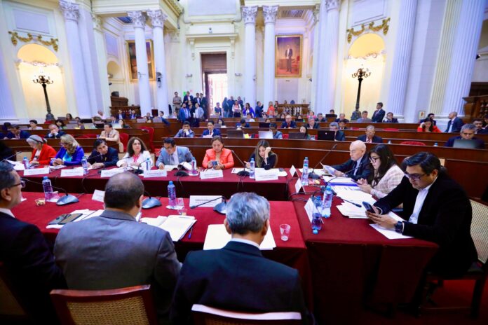 Congreso atomiza presupuesto Congreso atomiza presupuesto