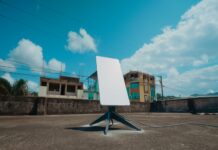 Yape instaló antenas Starlink Más de 36 mil personas de comunidades escolares accedan a internet