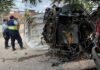 Policía halla presunta pistola en camioneta involucrada en accidente que dejó tres muertos