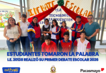 Estudiantes de la I.E. N.° 20138 participando de debate escolar