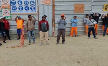Trabajadores denuncian irregularidades y despidos arbitarios en obra de palacio municipal de Veintiséis de Octubre