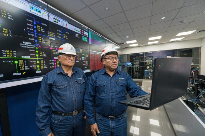 Intensas lluvias provocaron el desborde del río Piura y la caída de dos postes de media tensión en el sector Locuto, Tambogrande, ocasionando la interrupción del servicio eléctrico durante aproximadamente ocho horas en mencionada localidad. Intensas lluvias provocaron el desborde del río Piura y la caída de dos postes de media tensión en el sector Locuto, Tambogrande, ocasionando la interrupción del servicio eléctrico durante aproximadamente ocho horas en mencionada localidad.