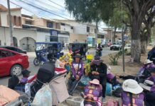 Peregrinos de Tambogrande caminan hacia Paita para participar en fiesta de la Virgen de Las Mercedes
